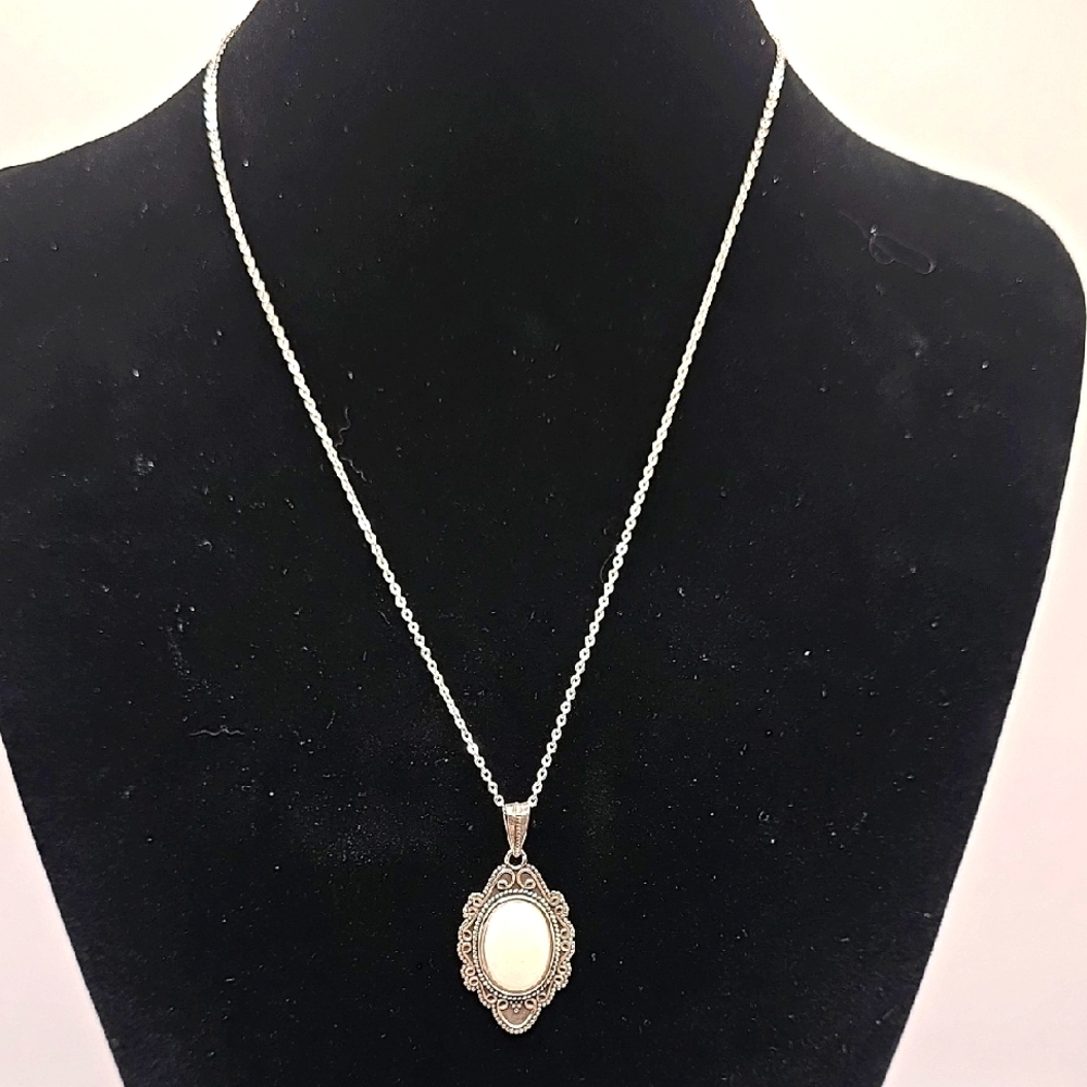Balinese Style Silvertone Moonstone Pendant Necklace